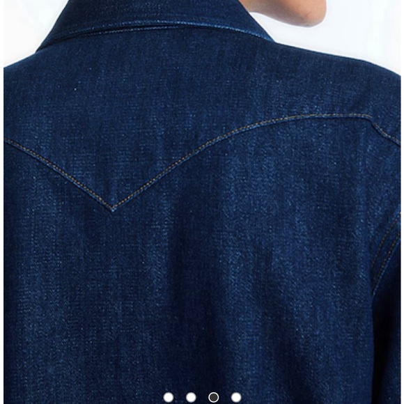 LIKE NEW - COS Denim shirt (Women-Size36). - Picture 2 of 5